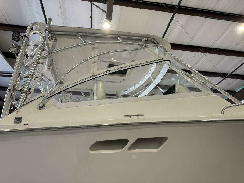 30ft Luhrs Yacht For Sale
