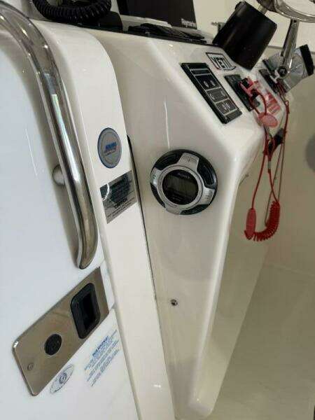 30ft Luhrs Yacht For Sale
