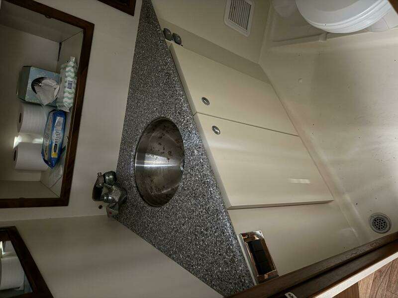 30ft Luhrs Yacht For Sale