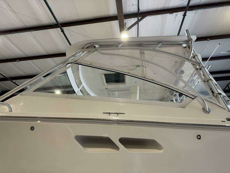 30ft Luhrs Yacht For Sale