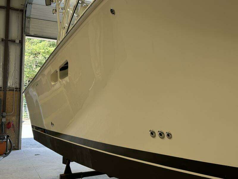 30ft Luhrs Yacht For Sale