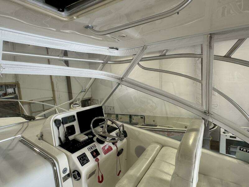 30ft Luhrs Yacht For Sale