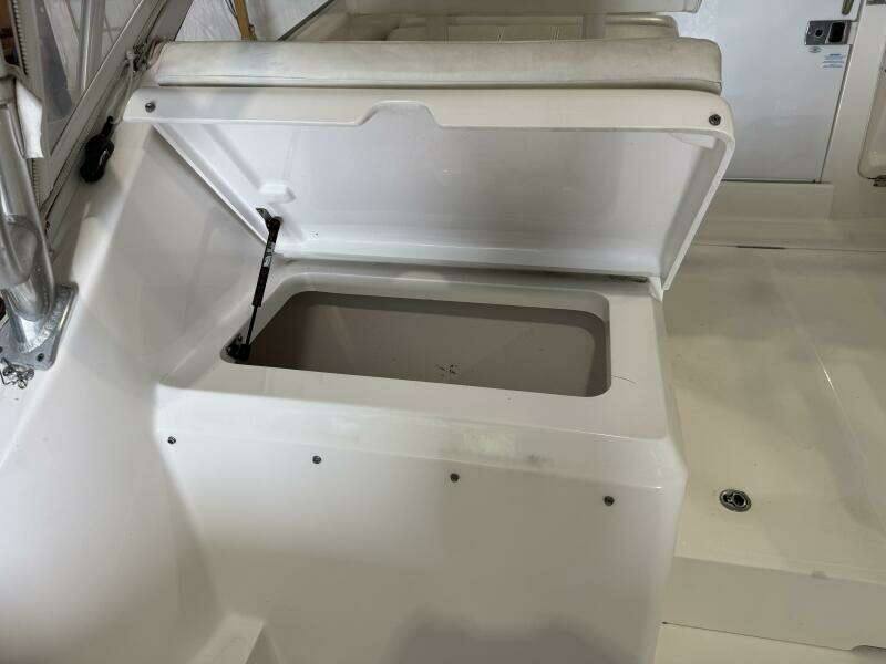 30ft Luhrs Yacht For Sale