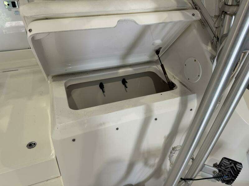 30ft Luhrs Yacht For Sale