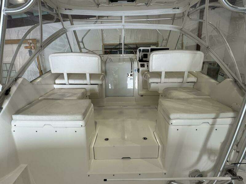 30ft Luhrs Yacht For Sale