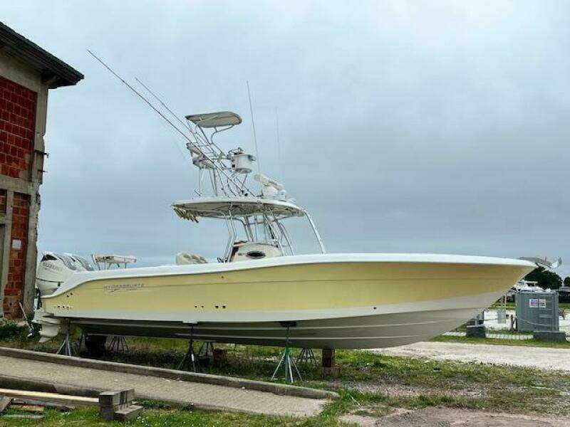 33ft Hydra Sports Yacht For Sale