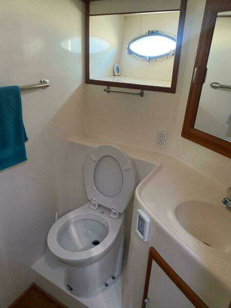 42ft Jefferson Yacht For Sale