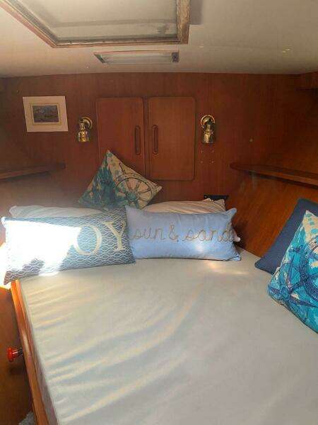 42ft Jefferson Yacht For Sale