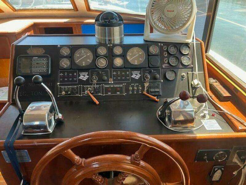 42ft Jefferson Yacht For Sale