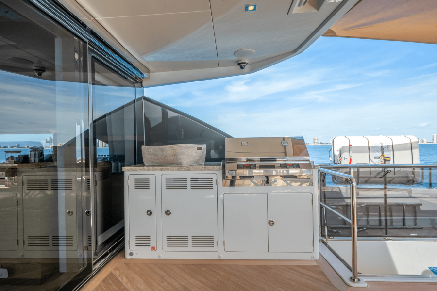 98ft Ocean Alexander Yacht For Sale