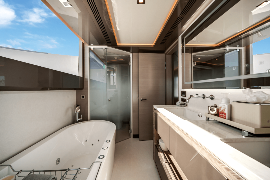 98ft Ocean Alexander Yacht For Sale