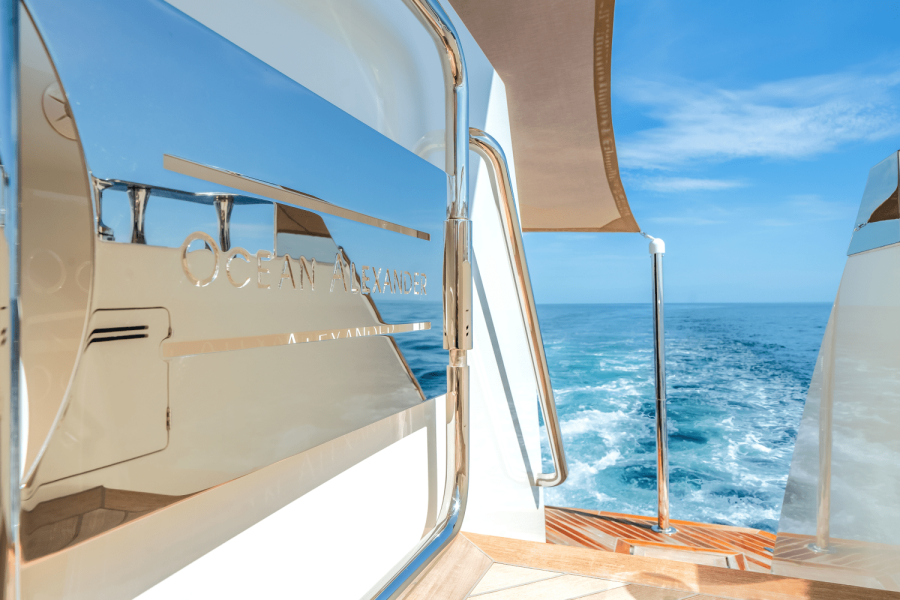 98ft Ocean Alexander Yacht For Sale