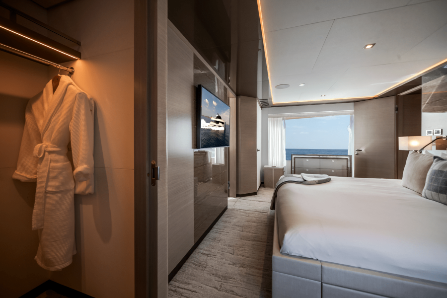 98ft Ocean Alexander Yacht For Sale