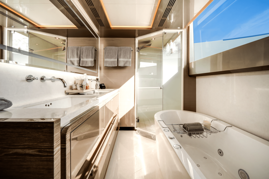 98ft Ocean Alexander Yacht For Sale