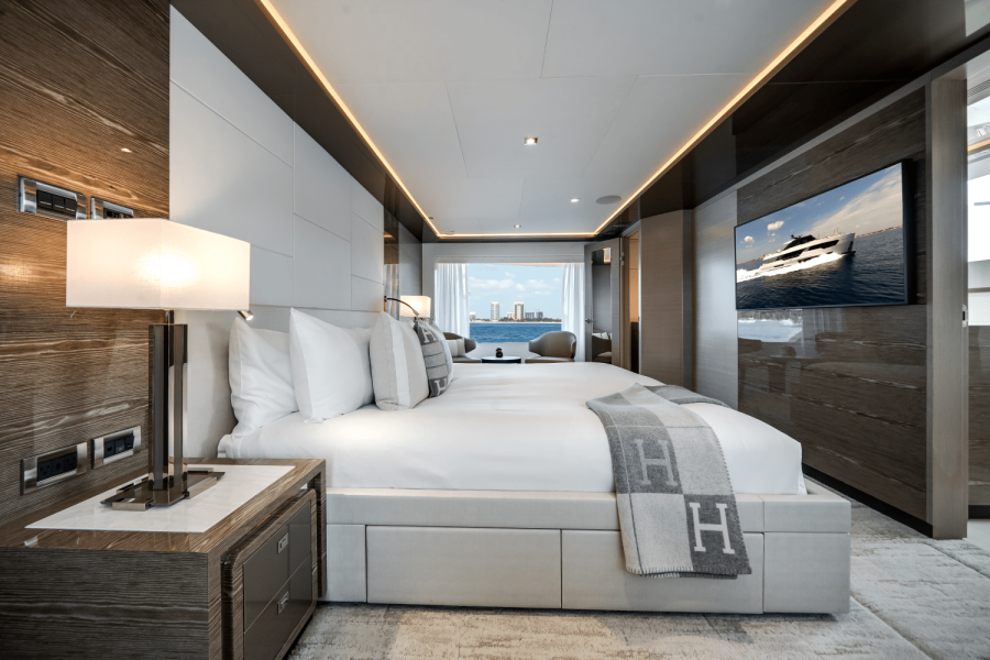 98ft Ocean Alexander Yacht For Sale
