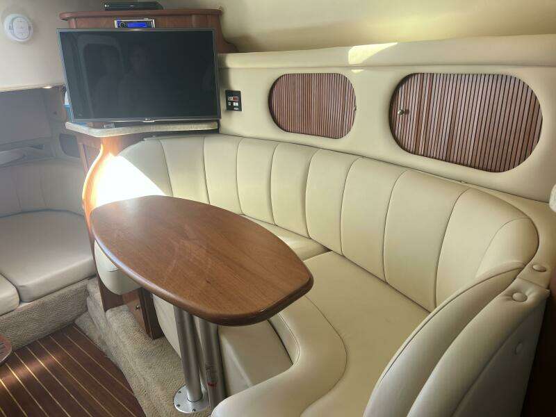 32ft Rinker Yacht For Sale