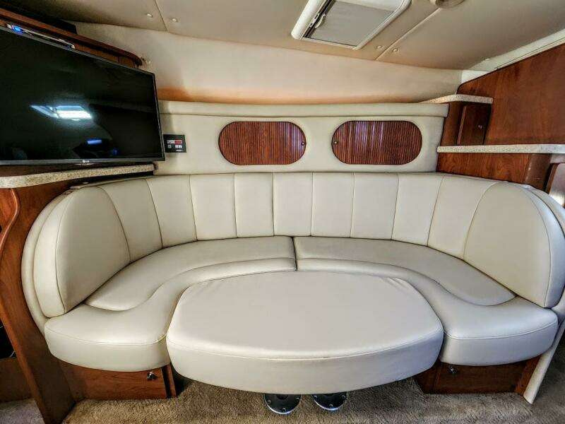 32ft Rinker Yacht For Sale