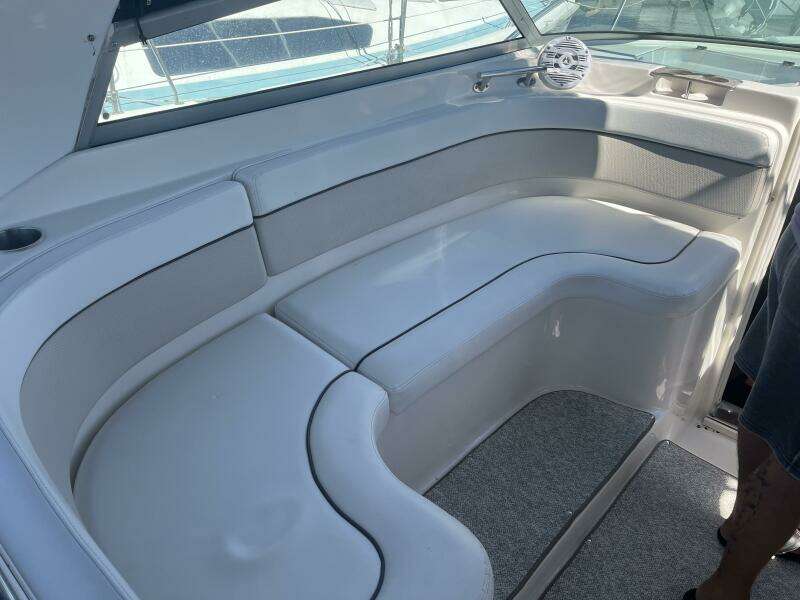 32ft Rinker Yacht For Sale