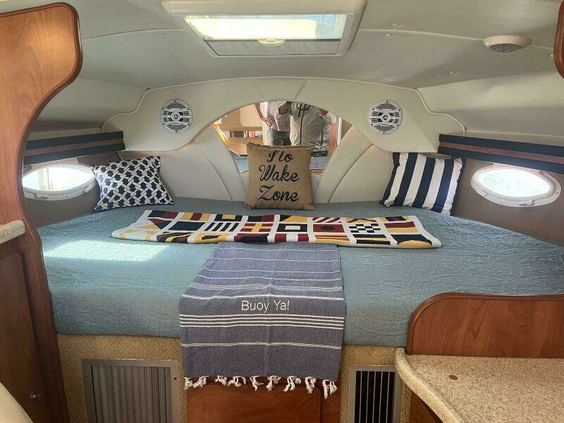 32ft Rinker Yacht For Sale