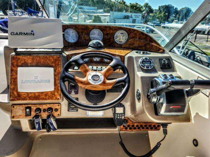 32ft Rinker Yacht For Sale