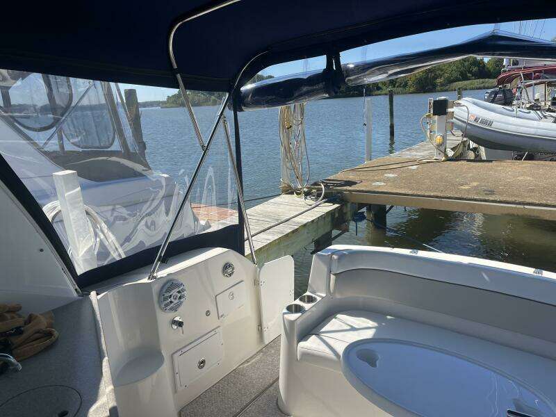 32ft Rinker Yacht For Sale