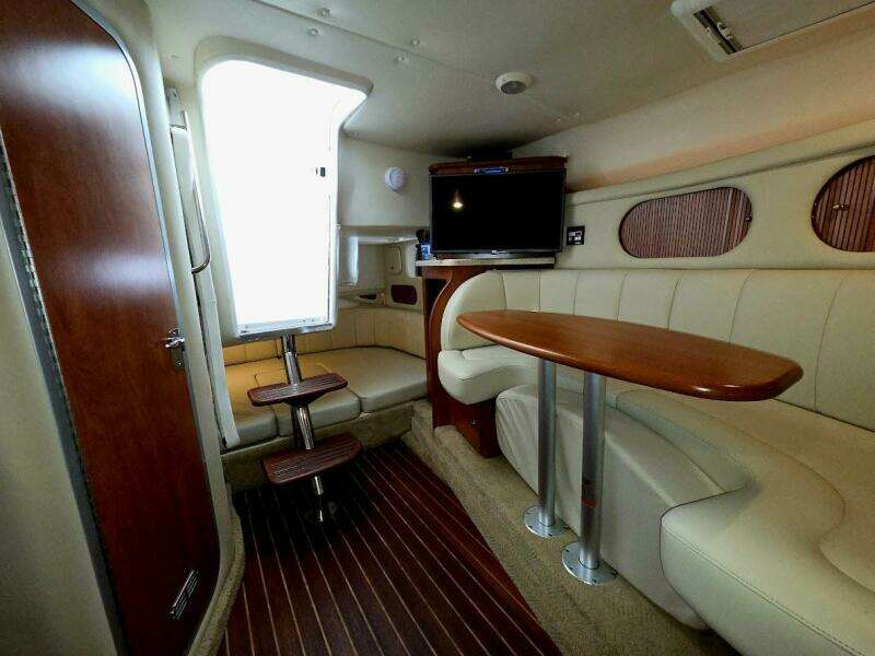 32ft Rinker Yacht For Sale