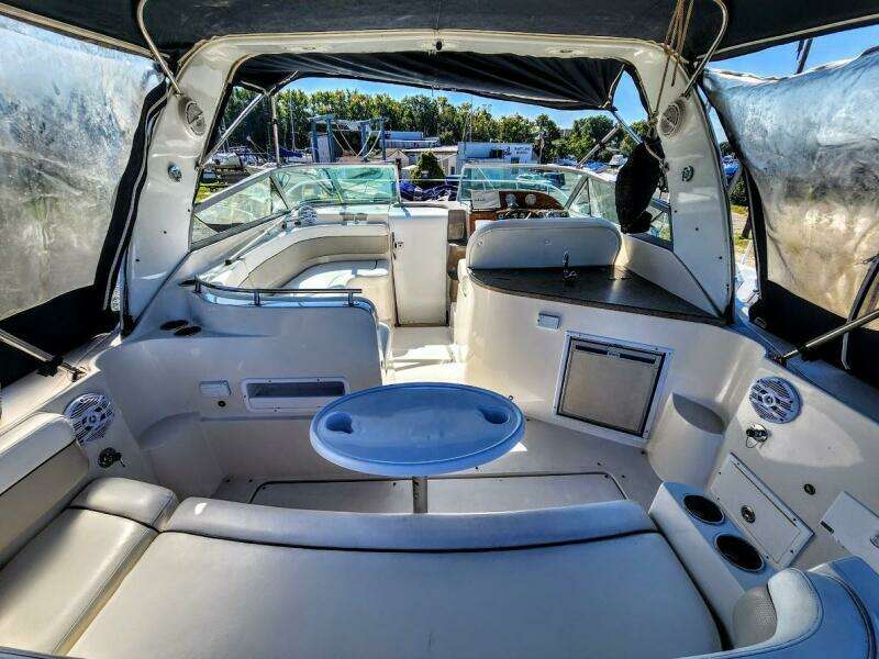 32ft Rinker Yacht For Sale