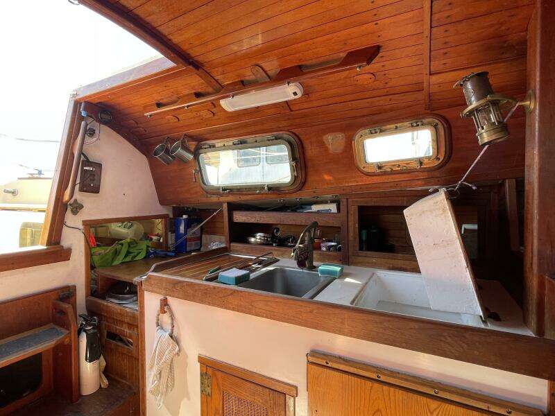 AHORITA 24ft Pacific Seacraft Yacht For Sale