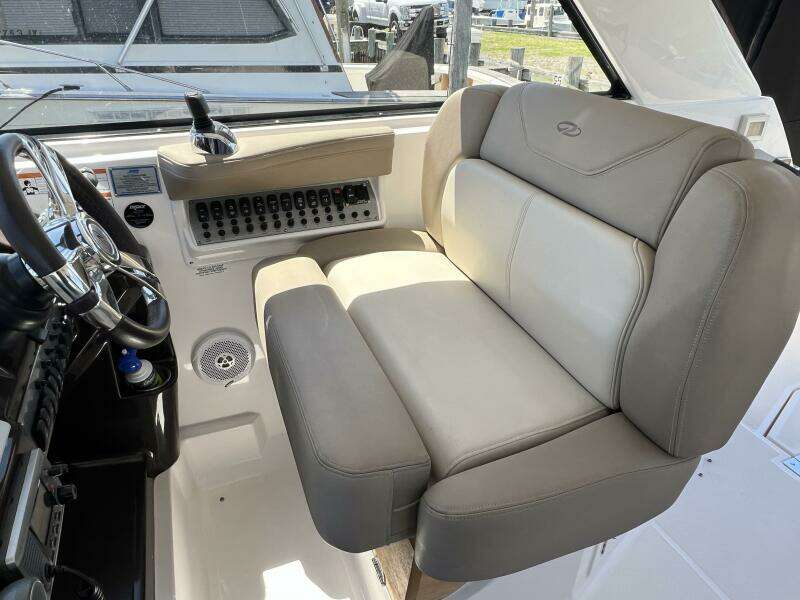 35ft Regal Yacht For Sale