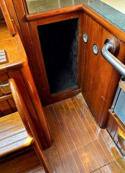 Moonshine 36ft Union Yacht For Sale