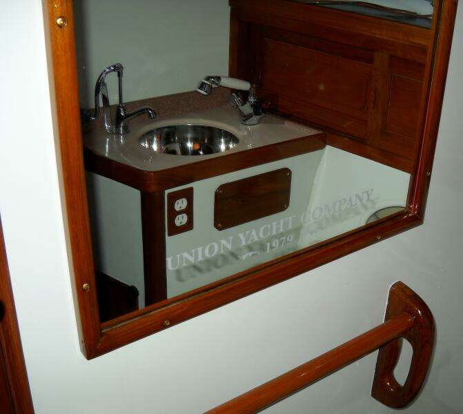 Moonshine 36ft Union Yacht For Sale