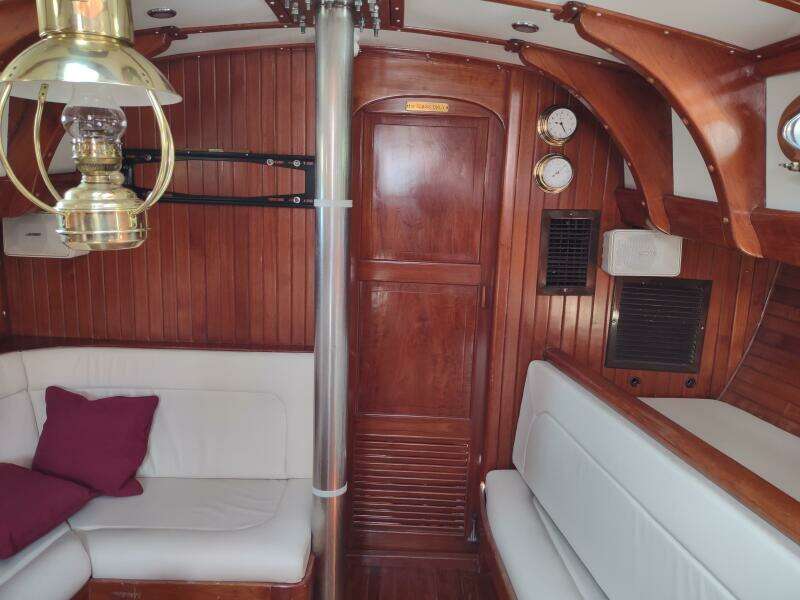 Moonshine 36ft Union Yacht For Sale