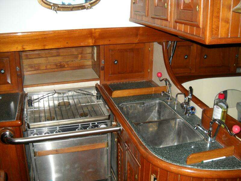Moonshine 36ft Union Yacht For Sale