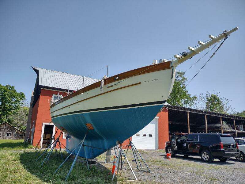 Moonshine 36ft Union Yacht For Sale