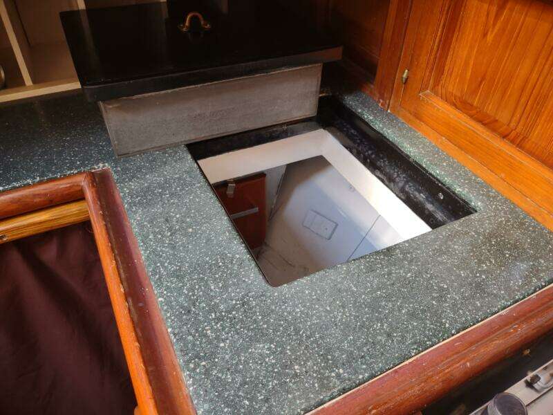 Moonshine 36ft Union Yacht For Sale