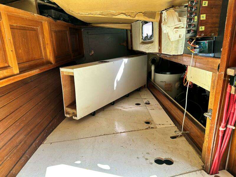Moonshine 36ft Union Yacht For Sale