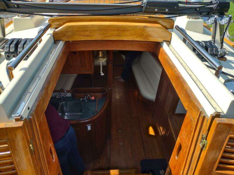 Moonshine 36ft Union Yacht For Sale