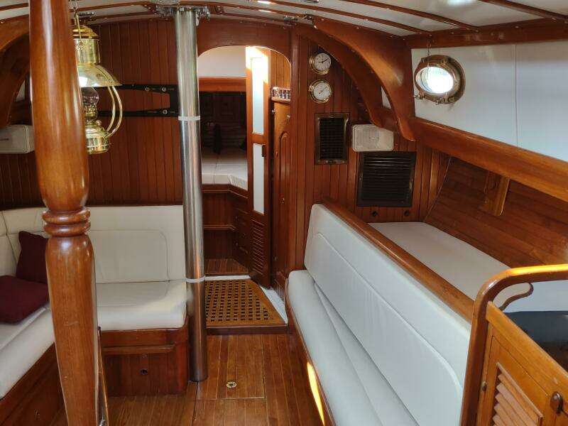 Moonshine 36ft Union Yacht For Sale