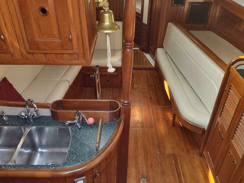 Moonshine 36ft Union Yacht For Sale