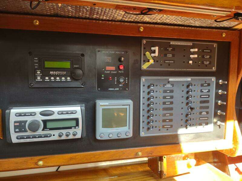 Moonshine 36ft Union Yacht For Sale