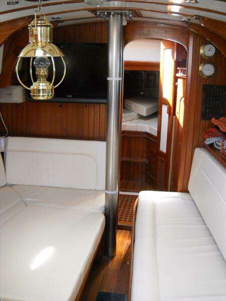 Moonshine 36ft Union Yacht For Sale