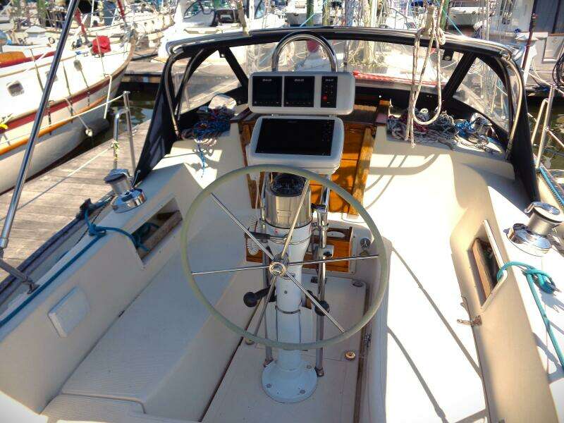 ADVENTURE 37ft Pacific Seacraft Yacht For Sale