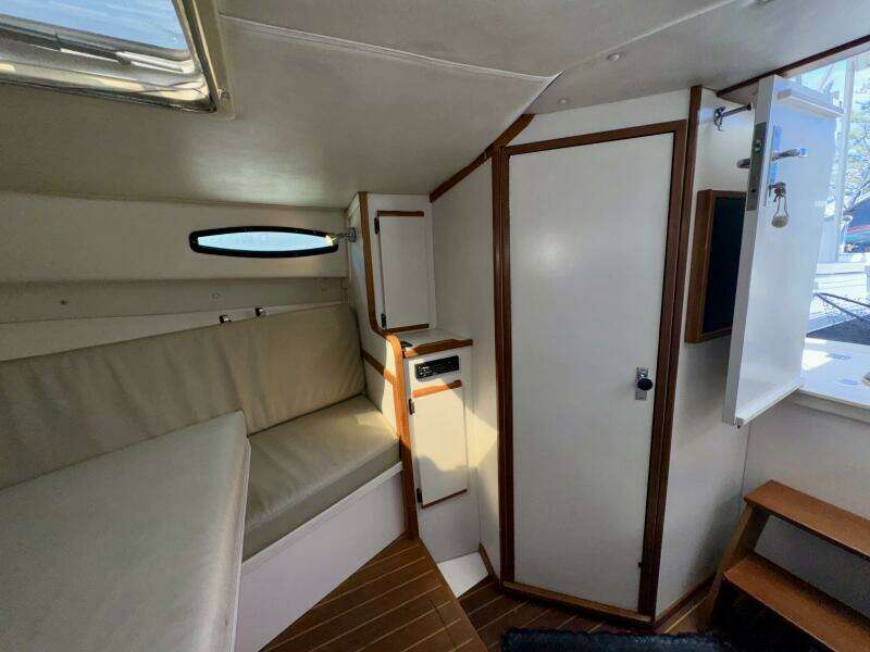 Escapade 29ft Blackfin Yacht For Sale