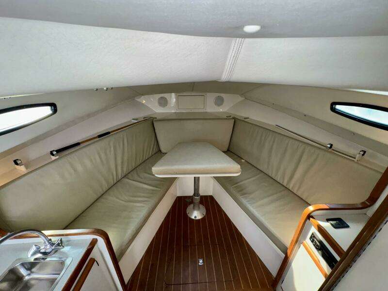 Escapade 29ft Blackfin Yacht For Sale