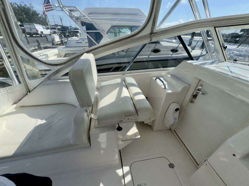 Escapade 29ft Blackfin Yacht For Sale