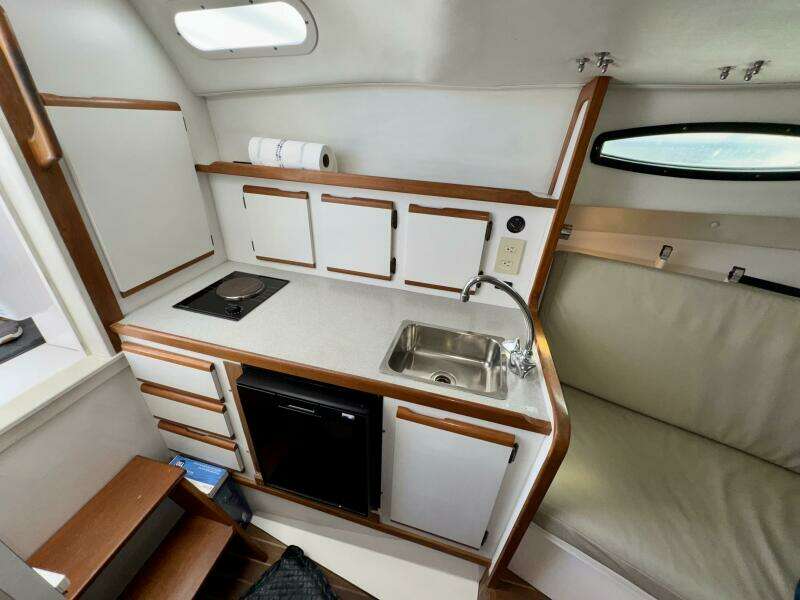 Escapade 29ft Blackfin Yacht For Sale