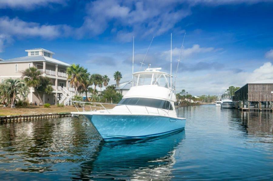 42' 2012 Viking 42 Convertible