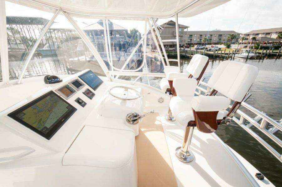 2012 Viking 42 Convertible  Helm 1