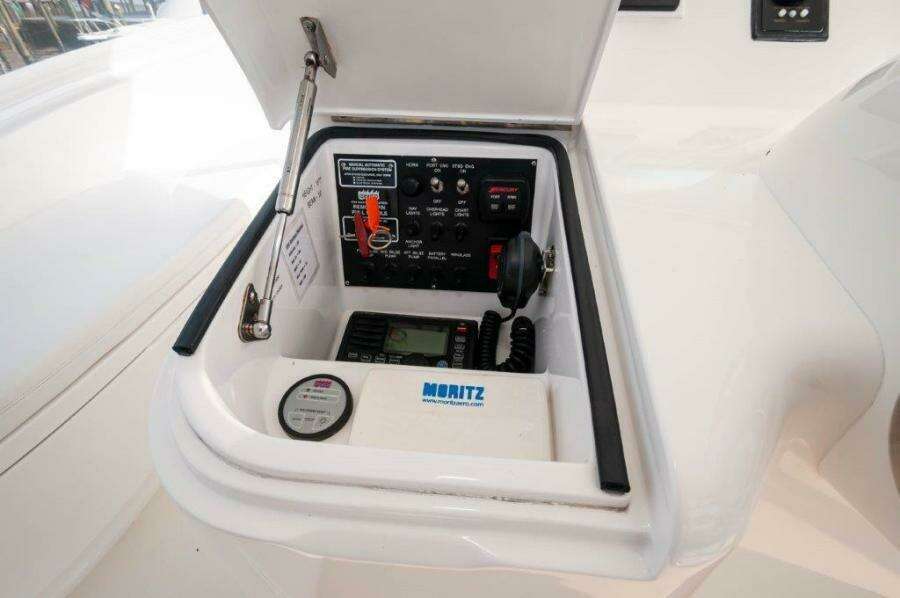 2012 Viking 42 Convertible  Helm 4