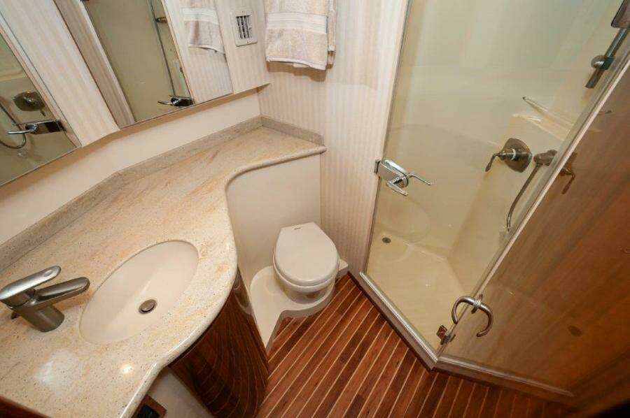 2012 Viking 42 Convertible  Master Head